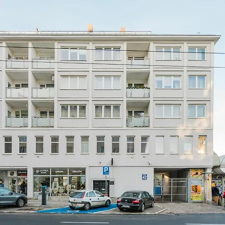 Hala - Na Wylacznosc Tuz Przy Dworcu Hostel