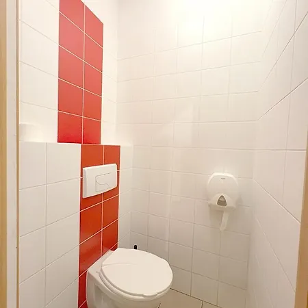 Hostel Hala - Na Wylacznosc Tuz Przy Dworcu *