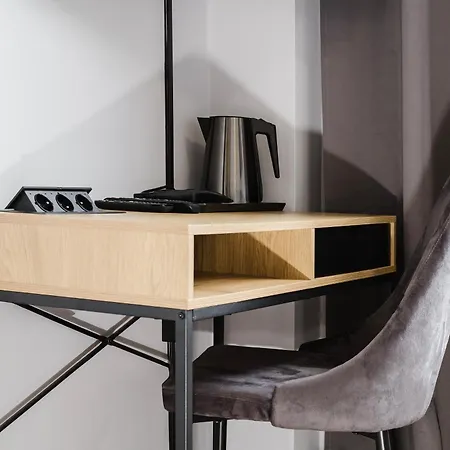 Hala - Na Wylacznosc Tuz Przy Dworcu * Gdynia