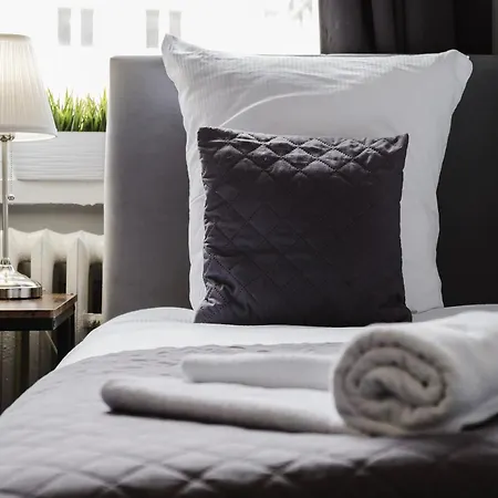 Hostel Hala - Na Wylacznosc Tuz Przy Dworcu *