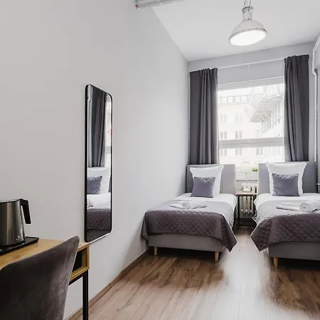 Hostel Hala - Na Wylacznosc Tuz Przy Dworcu *