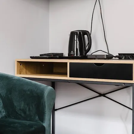 Hostel Hala - Na Wylacznosc Tuz Przy Dworcu