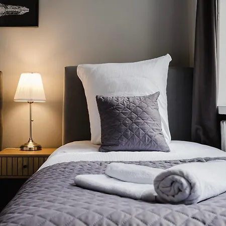 Hostel Hala - Na Wylacznosc Tuz Przy Dworcu