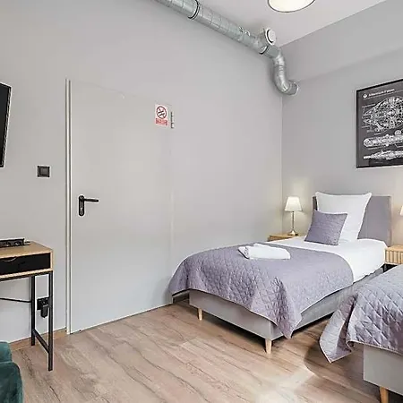 Hala - Na Wylacznosc Tuz Przy Dworcu * Gdyně