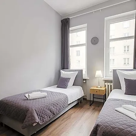 Hostel Hala - Na Wylacznosc Tuz Przy Dworcu *