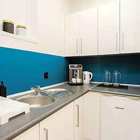 Hostel Hala - Na Wylacznosc Tuz Przy Dworcu