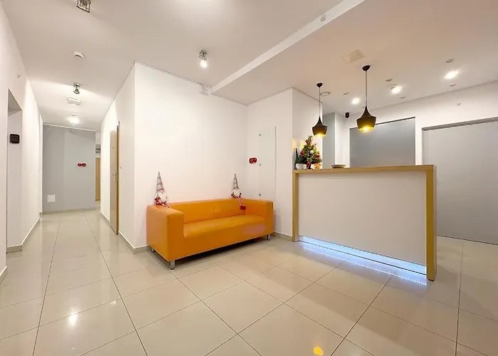 Hala - Na Wylacznosc Tuz Przy Dworcu Hostel *