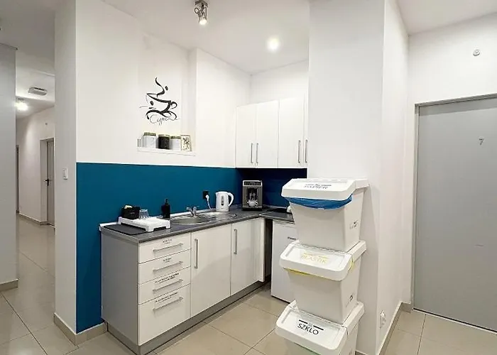 Хостел Hala - Na Wylacznosc Tuz Przy Dworcu *