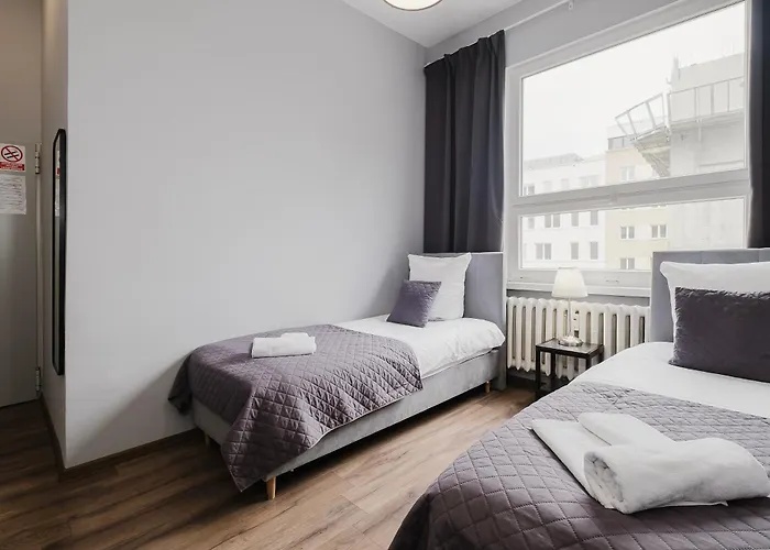 Hala - Na Wylacznosc Tuz Przy Dworcu Хостел Гдыня