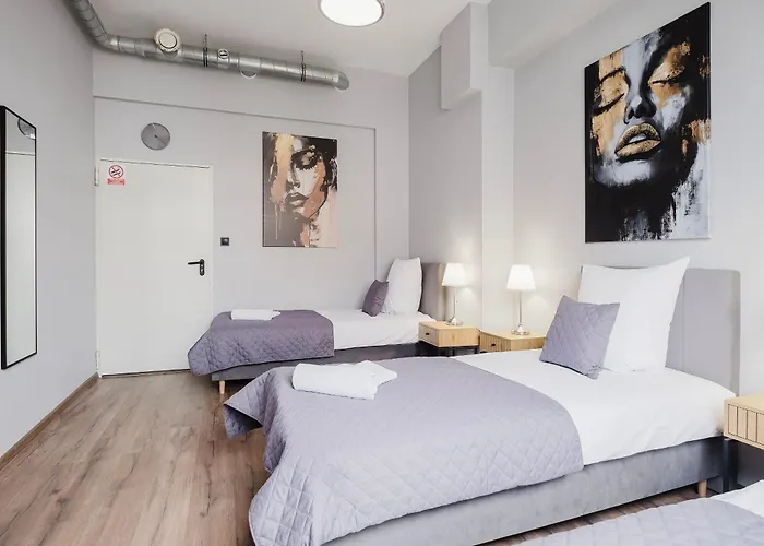 Hala - Na Wylacznosc Tuz Przy Dworcu Хостел *